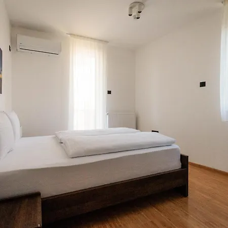 Aparthotel Tesla
