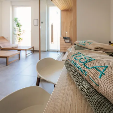 Tesla Aparthotel *