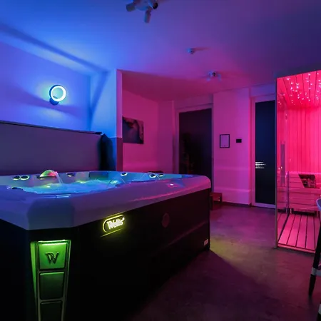 Appart hôtel Tesla 4*