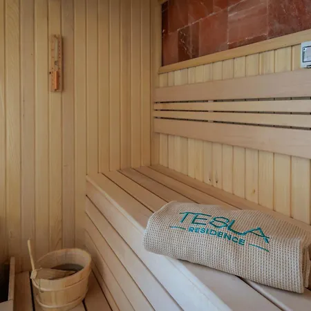 Tesla Aparthotel *