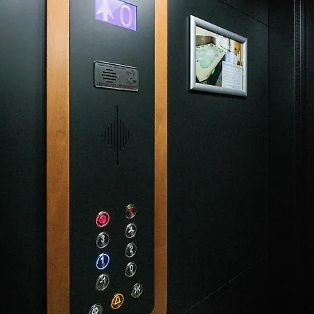 Appart hôtel Tesla 4*